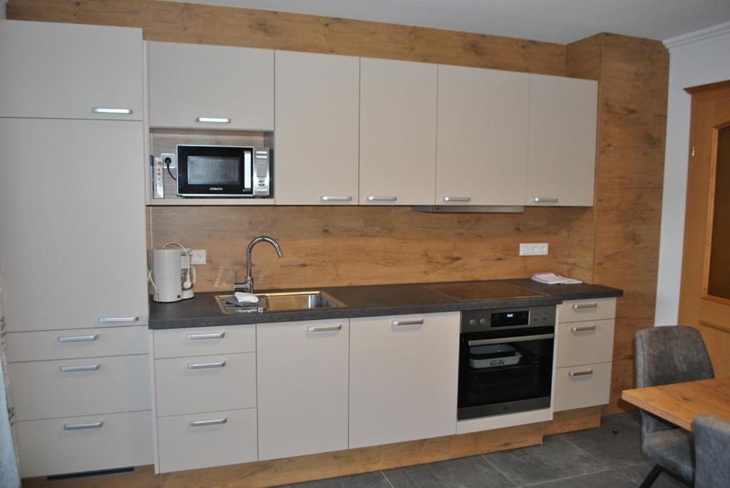 Gaestehaus Essl Mariapfarr Luaran gambar
