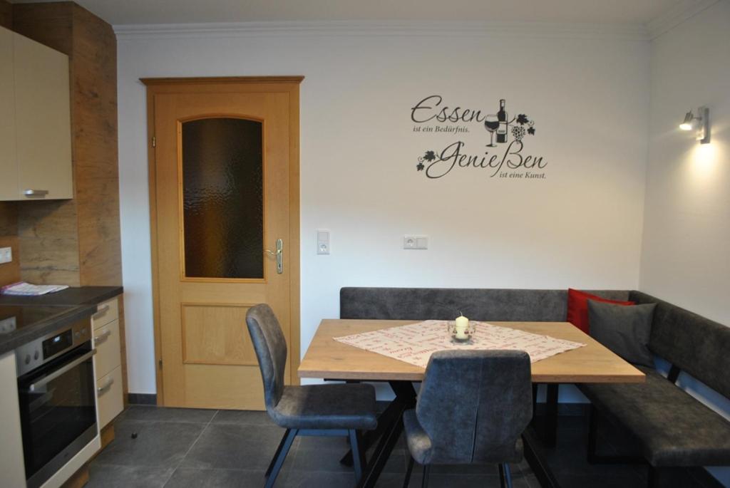Gaestehaus Essl Mariapfarr Luaran gambar