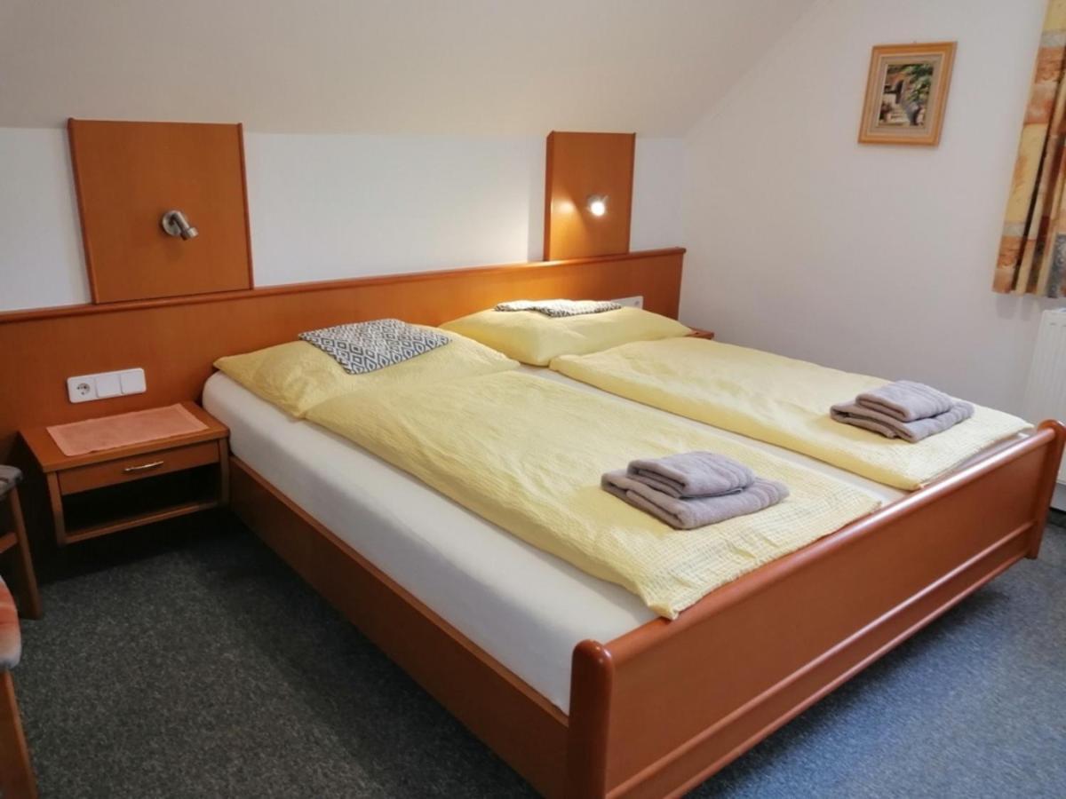 Gaestehaus Essl Mariapfarr Luaran gambar