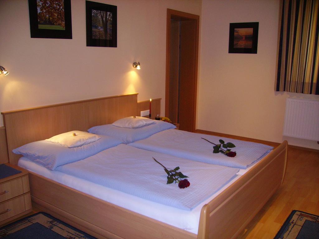 Gaestehaus Essl Mariapfarr Luaran gambar