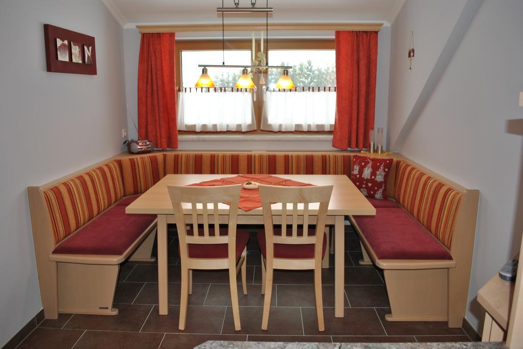 Gaestehaus Essl Mariapfarr Luaran gambar