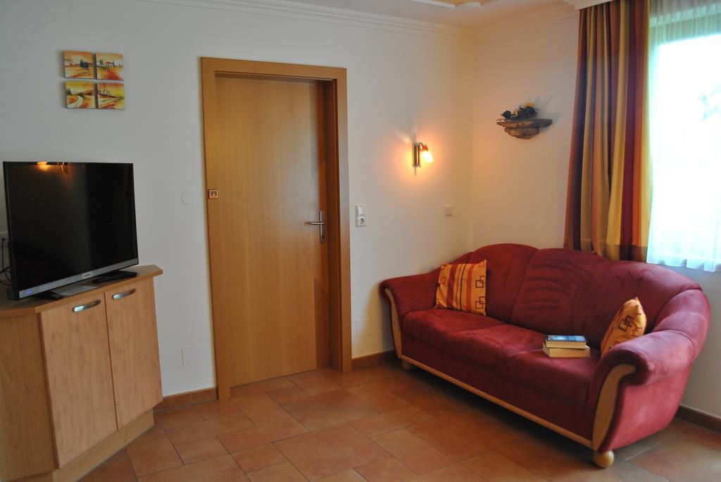 Gaestehaus Essl Mariapfarr Luaran gambar