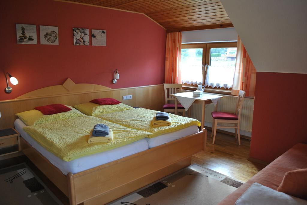 Gaestehaus Essl Mariapfarr Luaran gambar