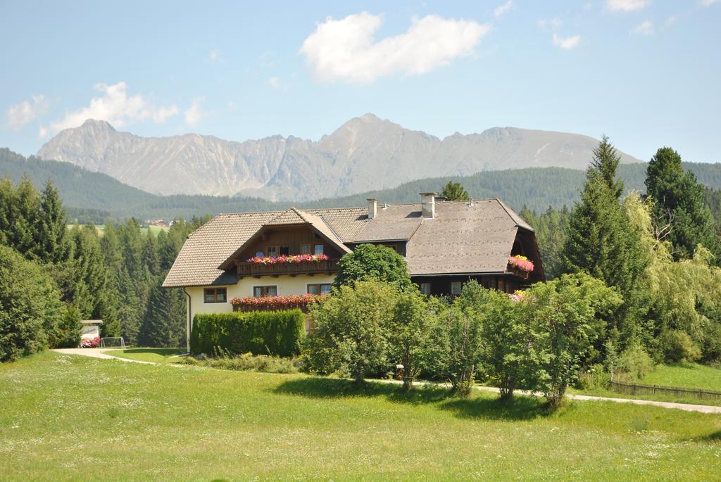 Gaestehaus Essl Mariapfarr Luaran gambar
